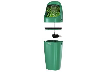 Fontaine plastique avec plante